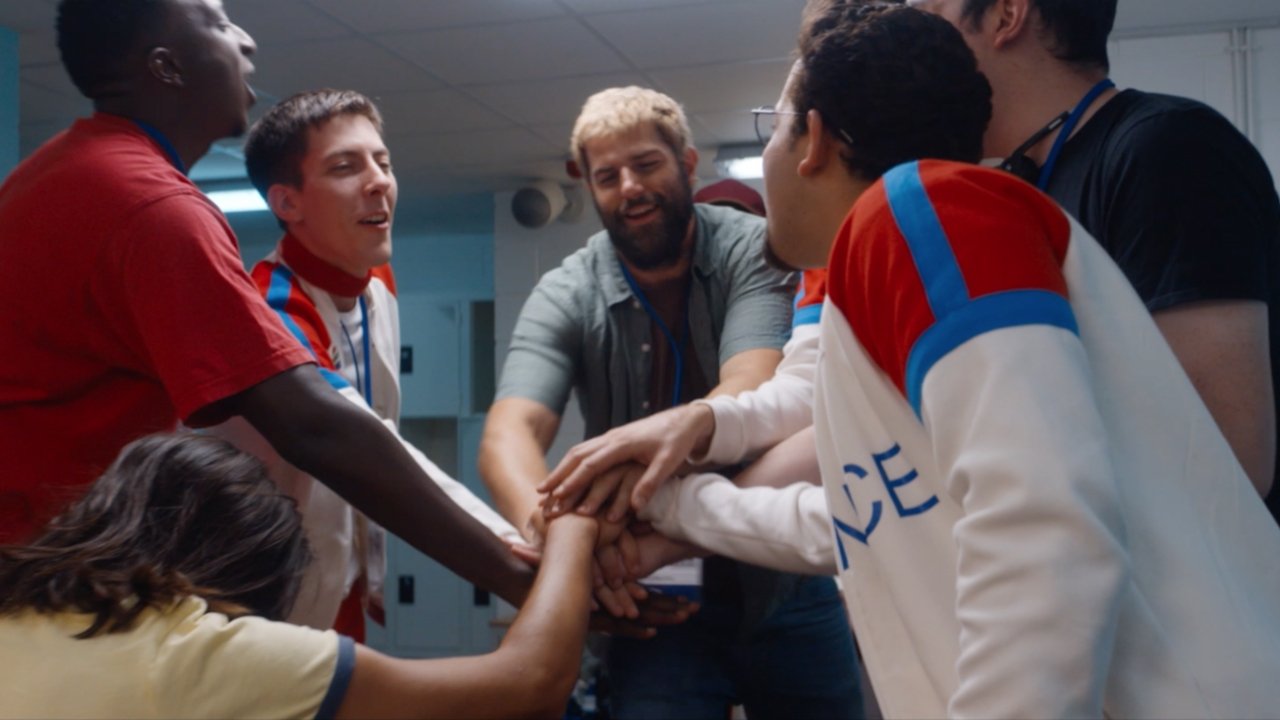 Chacun pour tous Background