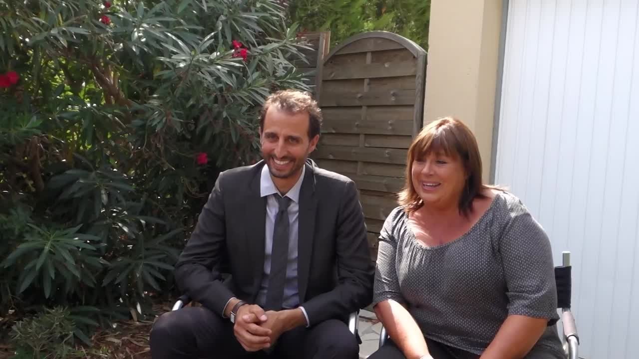 La Stagiaire Background