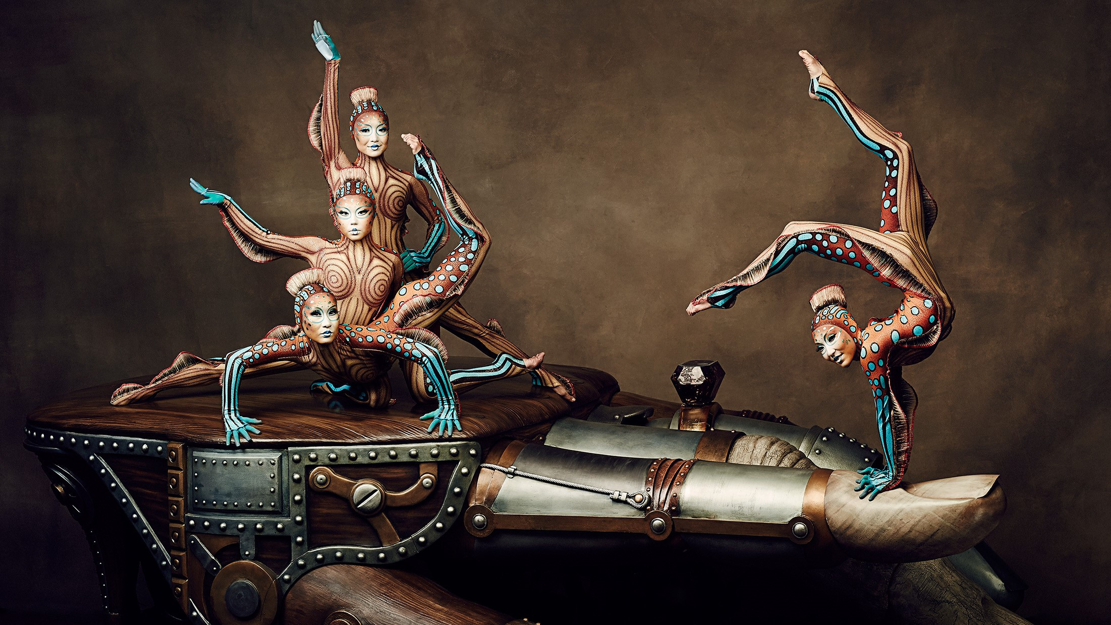 Cirque du Soleil: KURIOS - Cabinet des curiosités Background