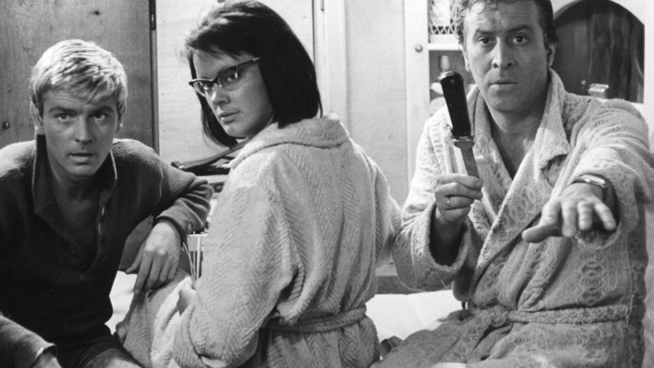 Knife in the Water Background