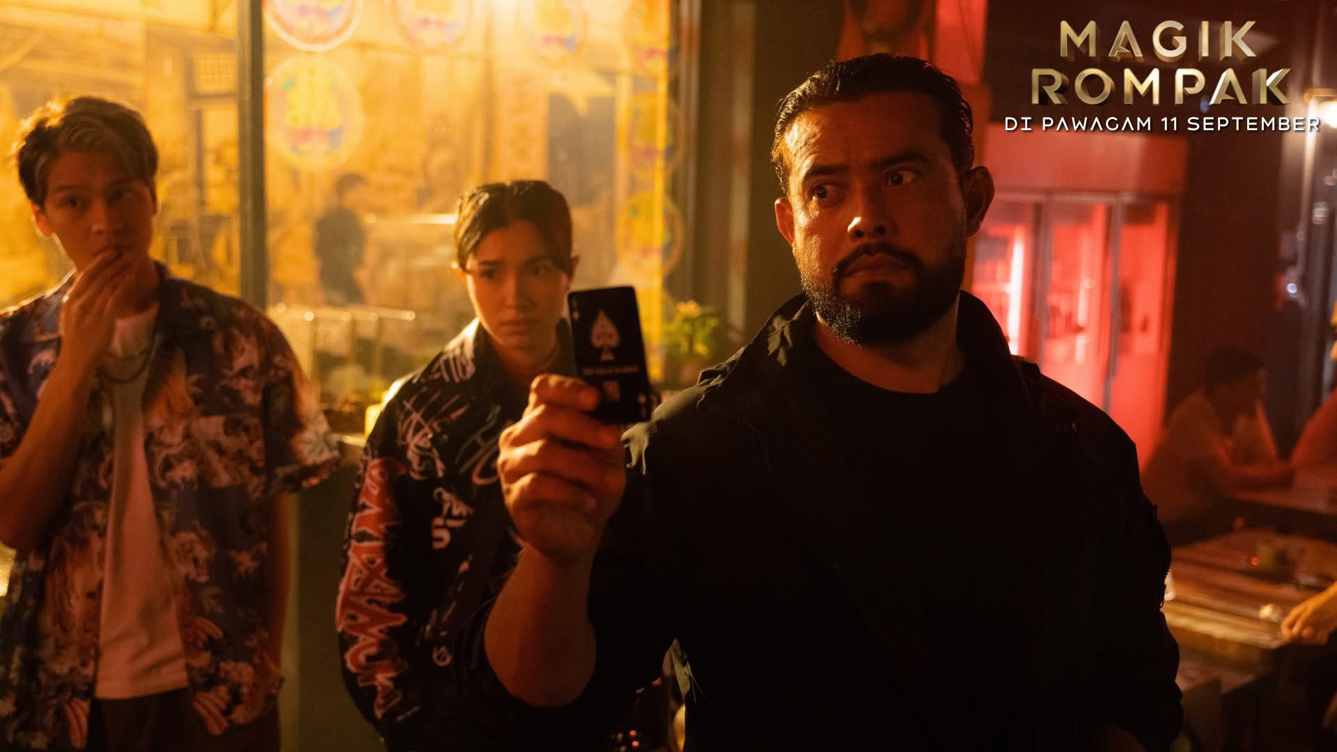 Magik Rompak Background