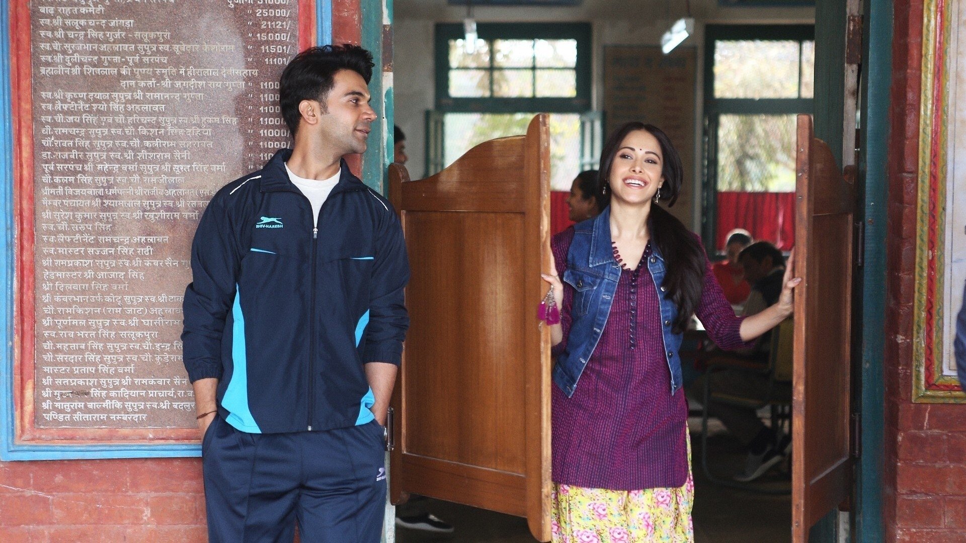 Chhalaang Background