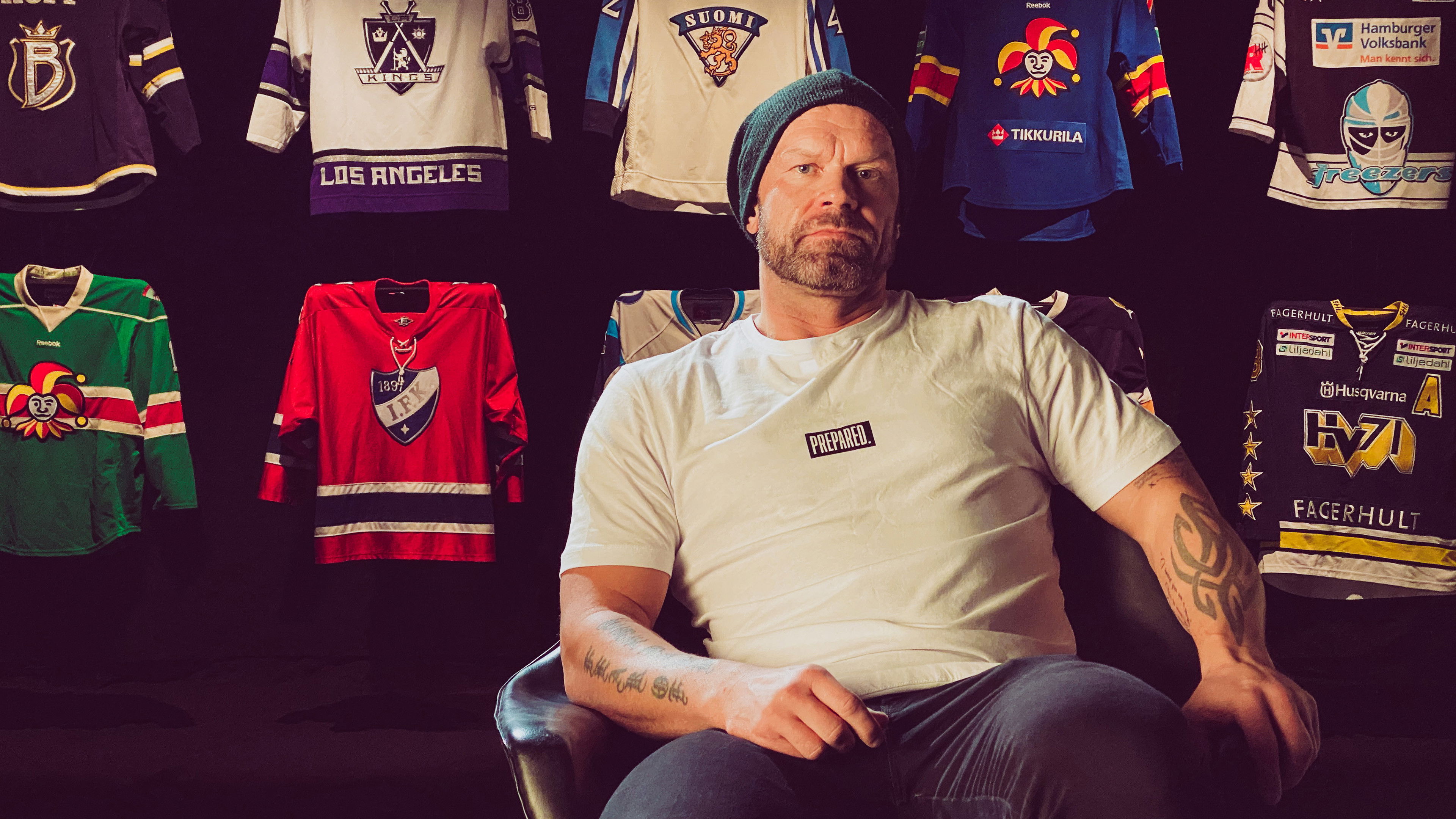 Karalahti Background