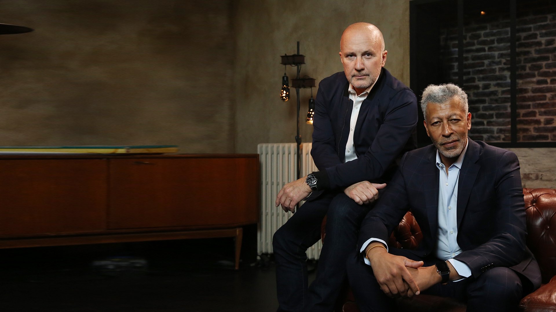 Faites entrer l'accusé Background