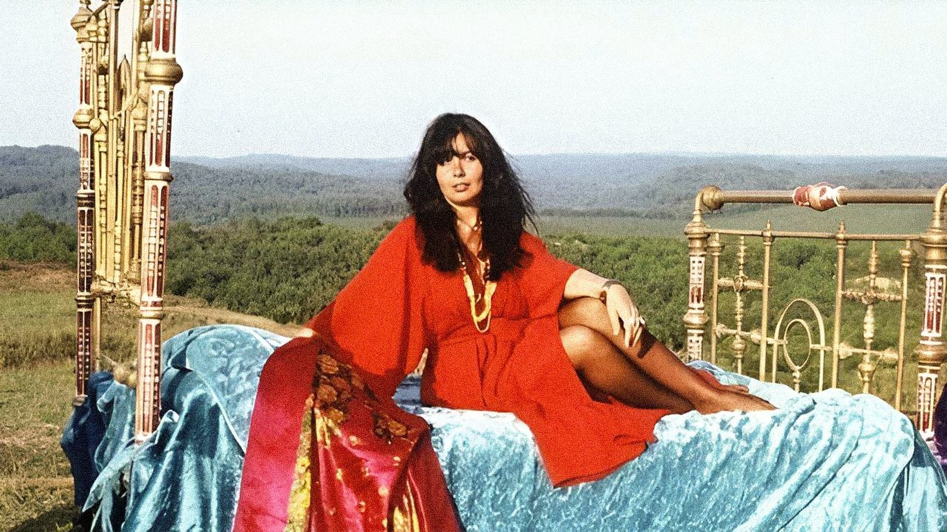 The Angel of Vengeance: The Female Hamlet Background