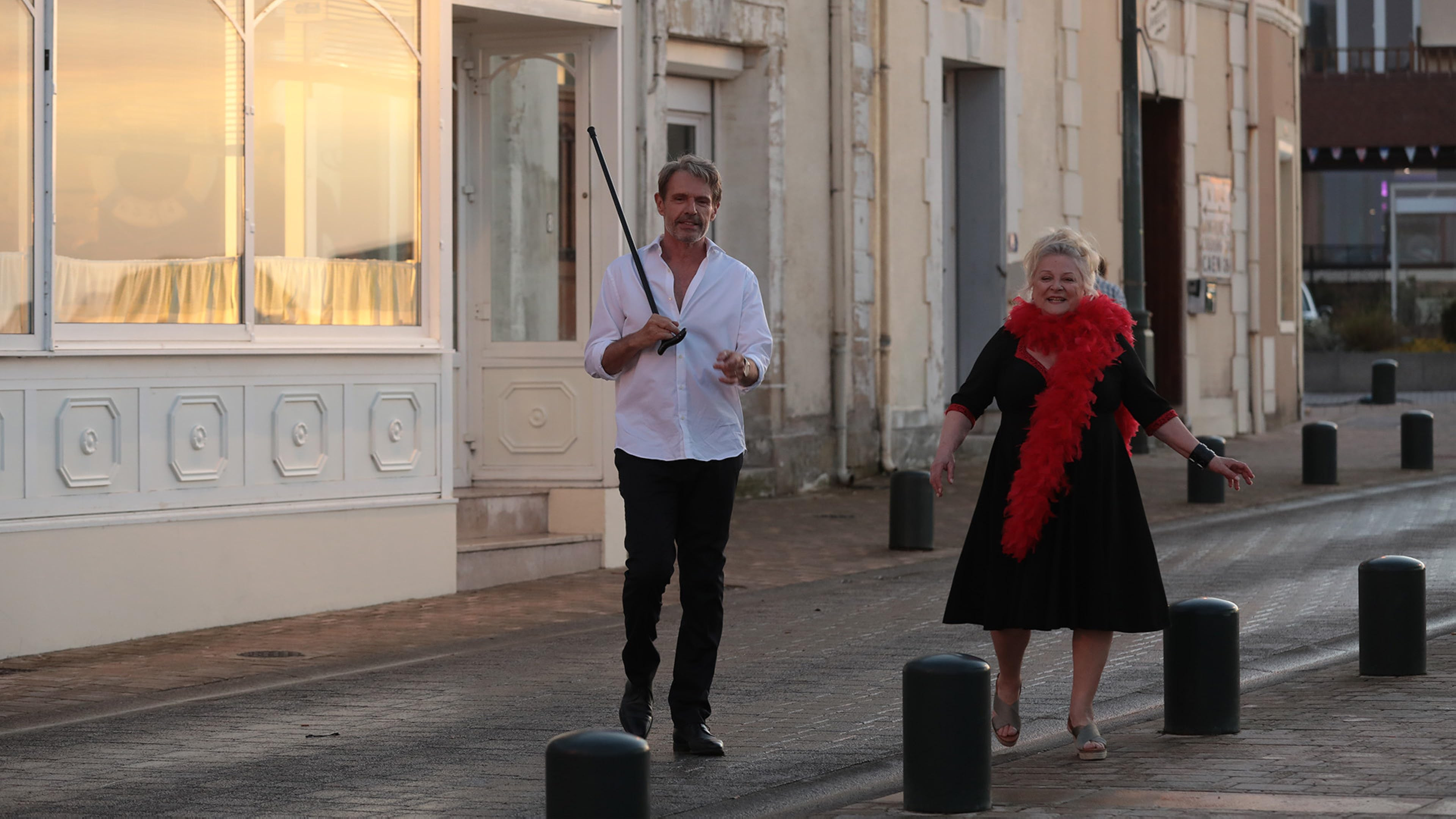 Des mains en or Background