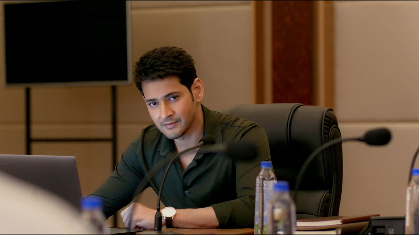 Bharat Ane Nenu Background