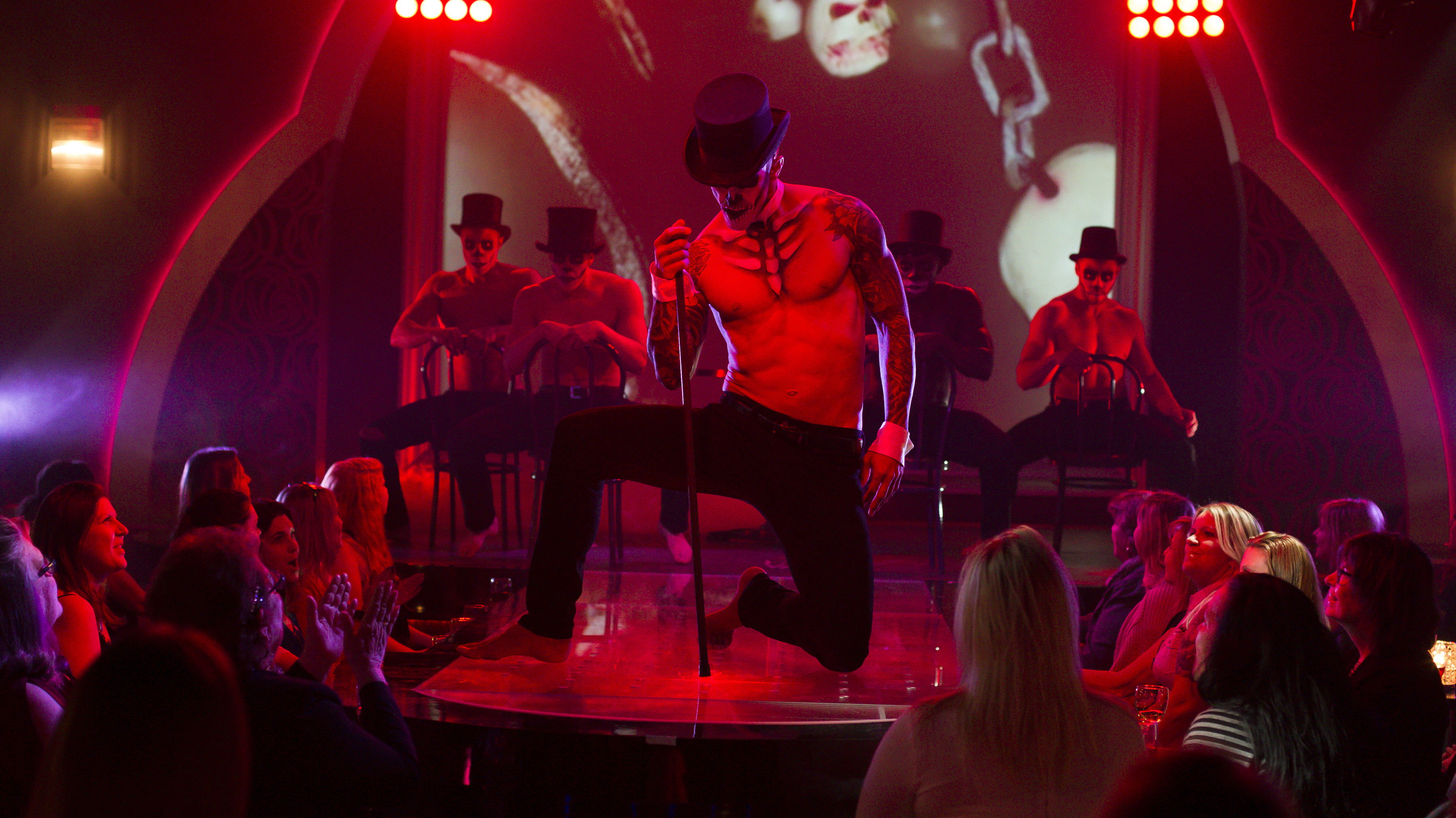 Cheval-Serpent Background