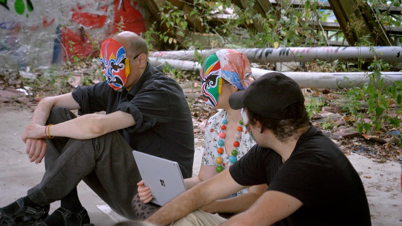 Disappear: Cover Your Online Tracks Background