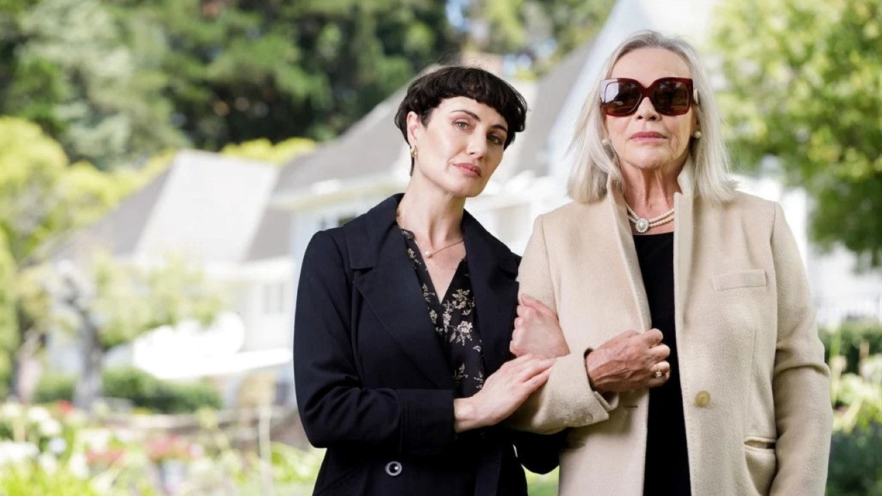 Die Testament Background