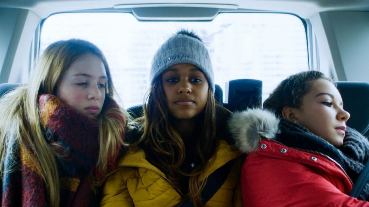 Kiss and Cry Background