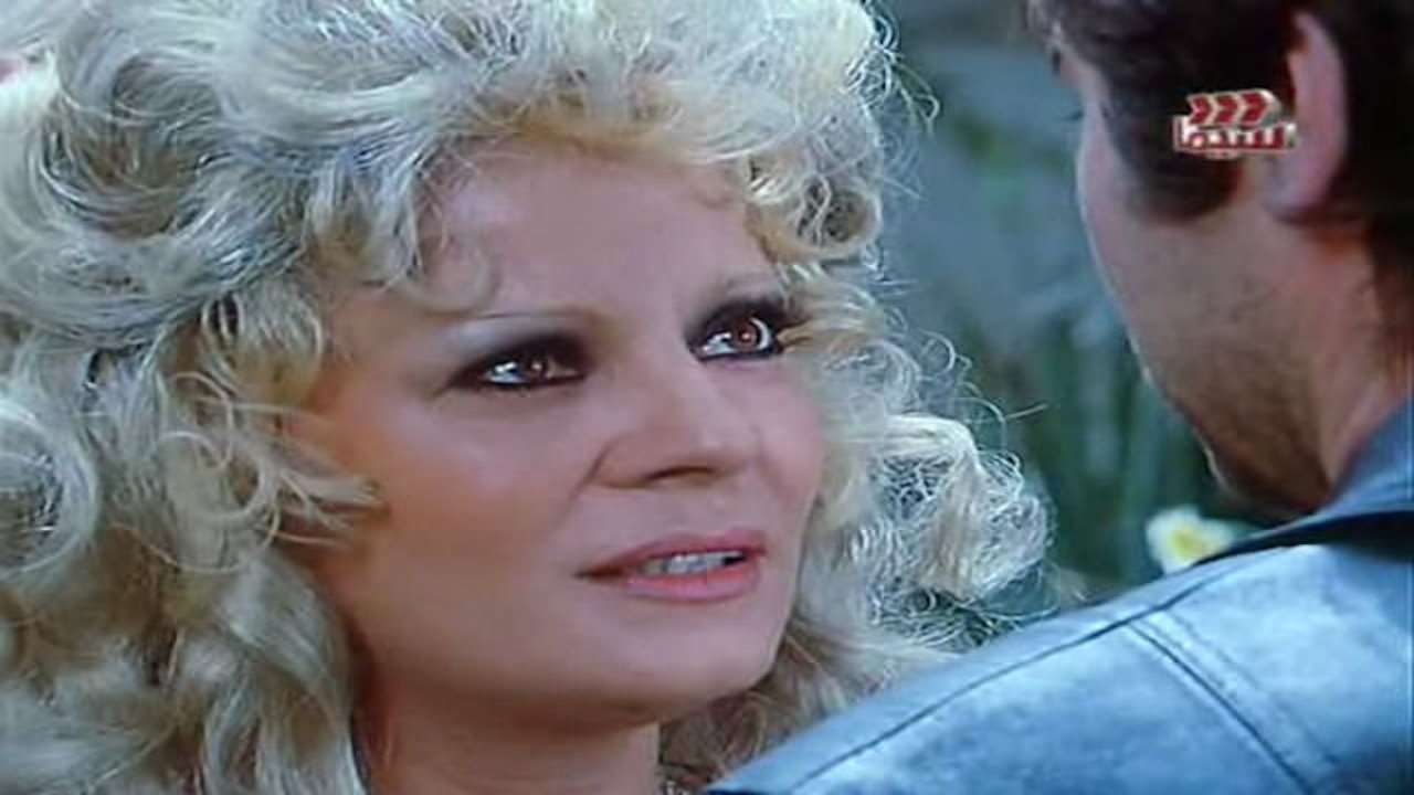 الأخوة الأعداء Background