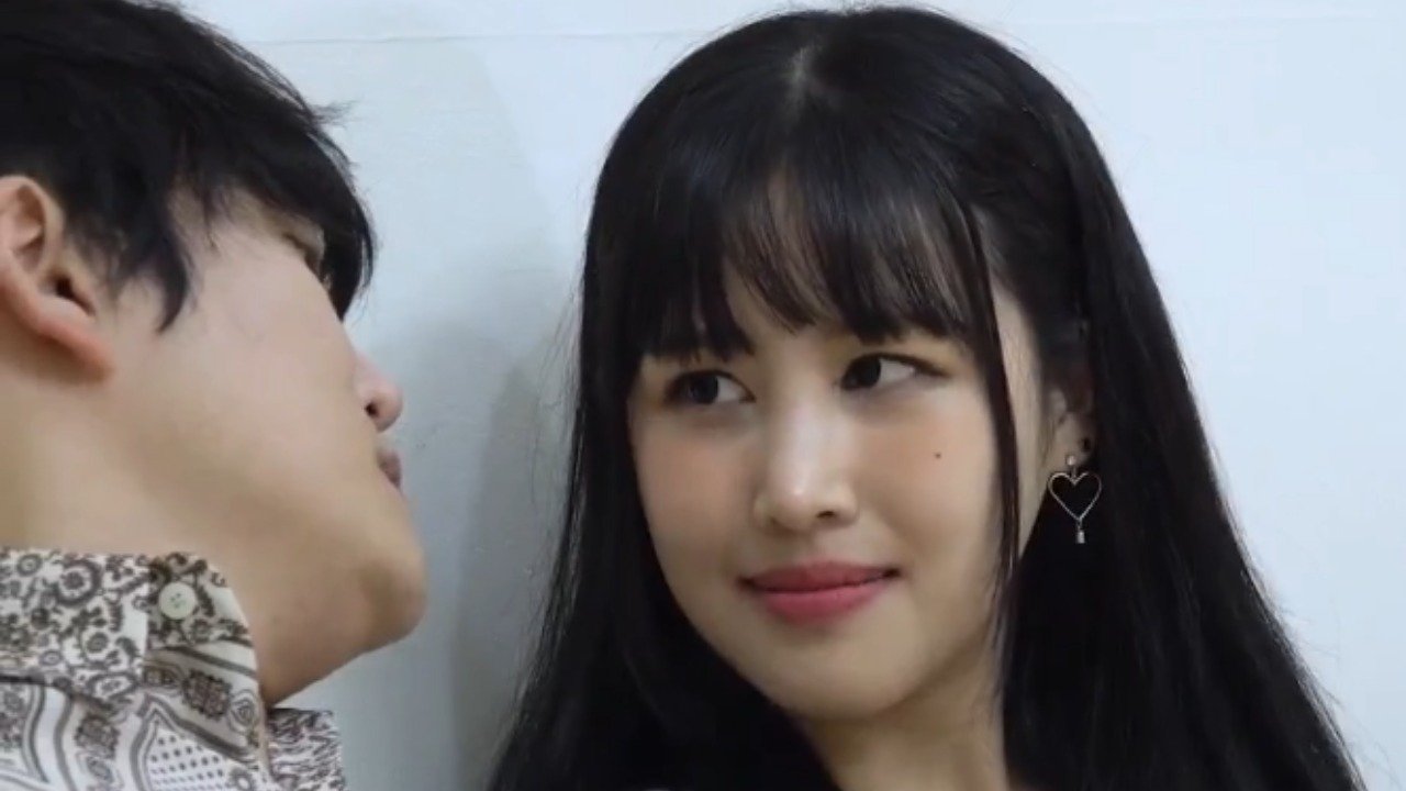 18 Year Old Model Rika's Fancy Walk Background