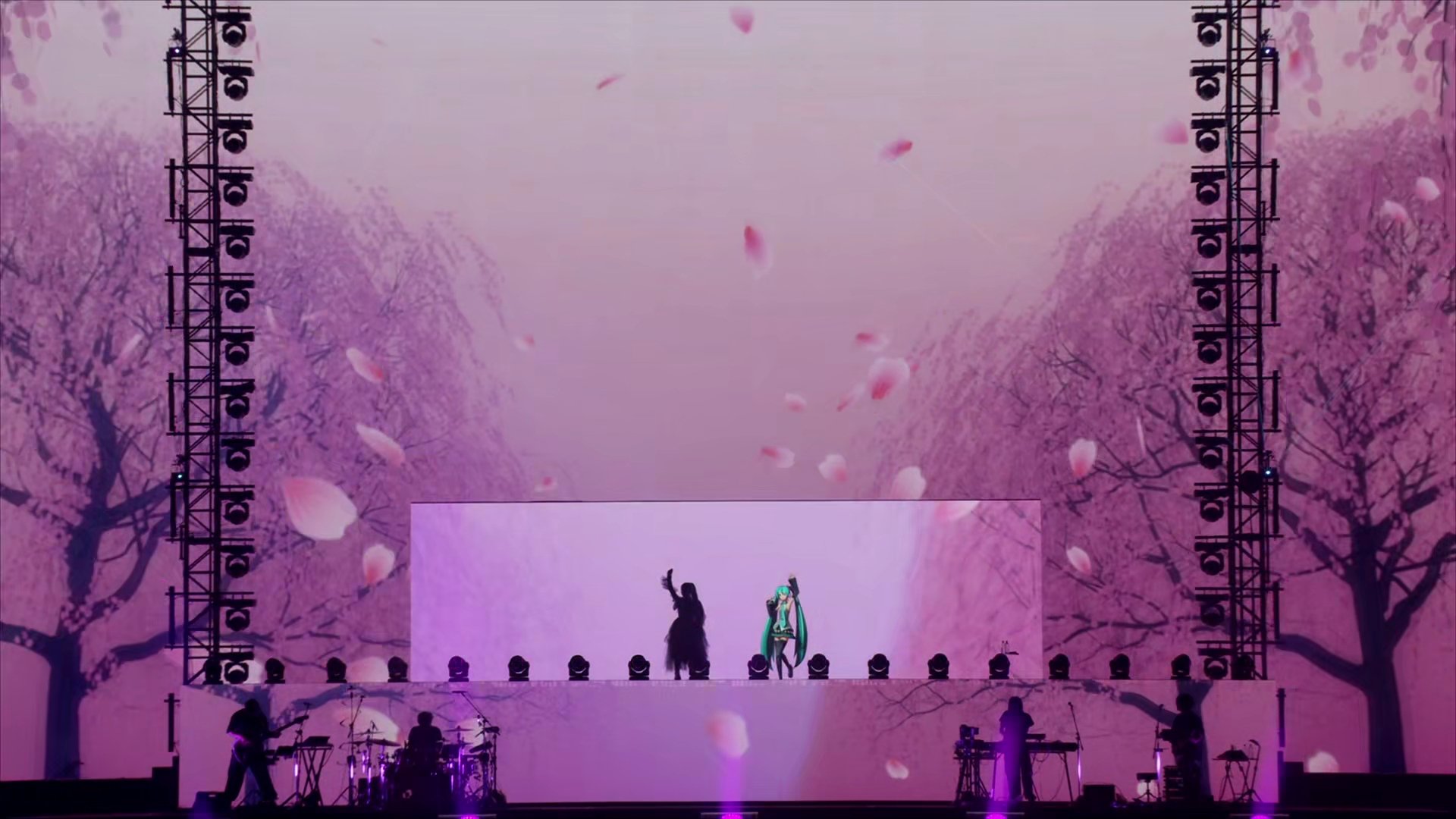 Ado: SPECIAL LIVE 「Heart」 Background
