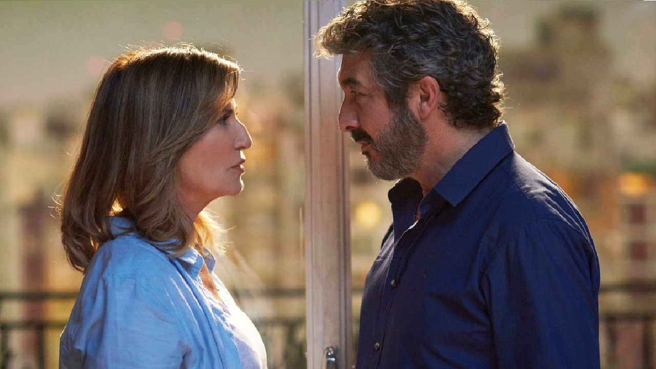 El amor menos pensado Background